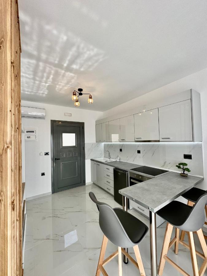 Royal Luxury Studios Archangelos  Bagian luar foto